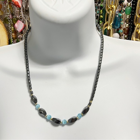 Jewelry - Vintage Blue Cats Eye And Magnetite Beaded Necklace Jewelry Gift